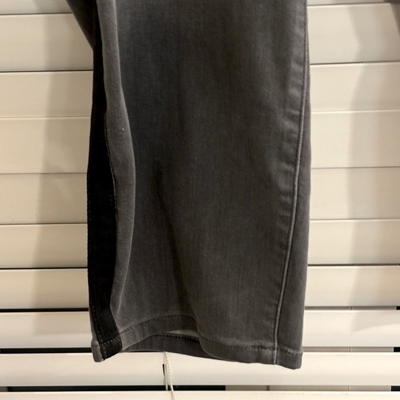 Boyfriend Style Straight Leg Mid-Rise Jean - Picture 7 of 8